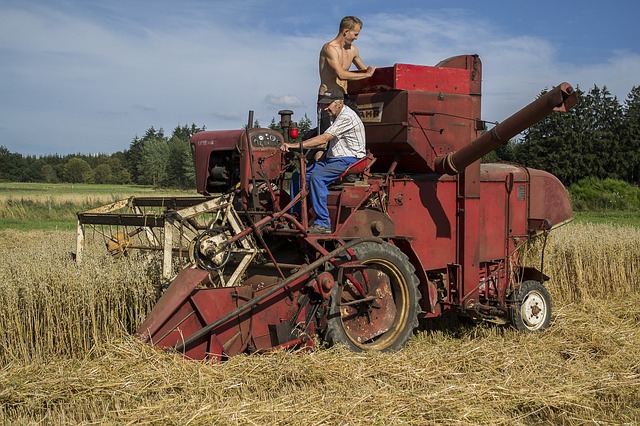 Historia-maszyn-rolniczych